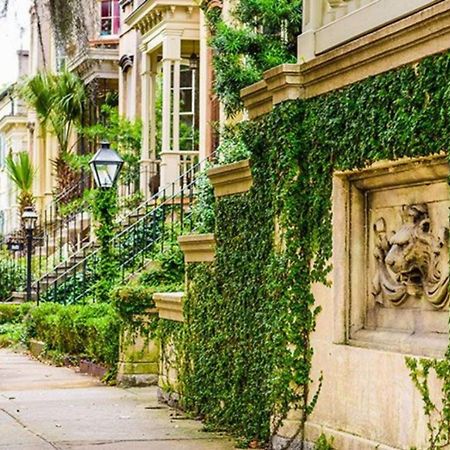Southern Charmer-Historic District Downtown-Front Porch-Walk Score 90!!-Private Parking-1 Minute To Forsyth Park Savannah Exteriör bild