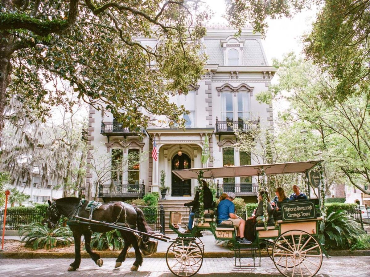Southern Charmer-Historic District Downtown-Front Porch-Walk Score 90!!-Private Parking-1 Minute To Forsyth Park Savannah Exteriör bild