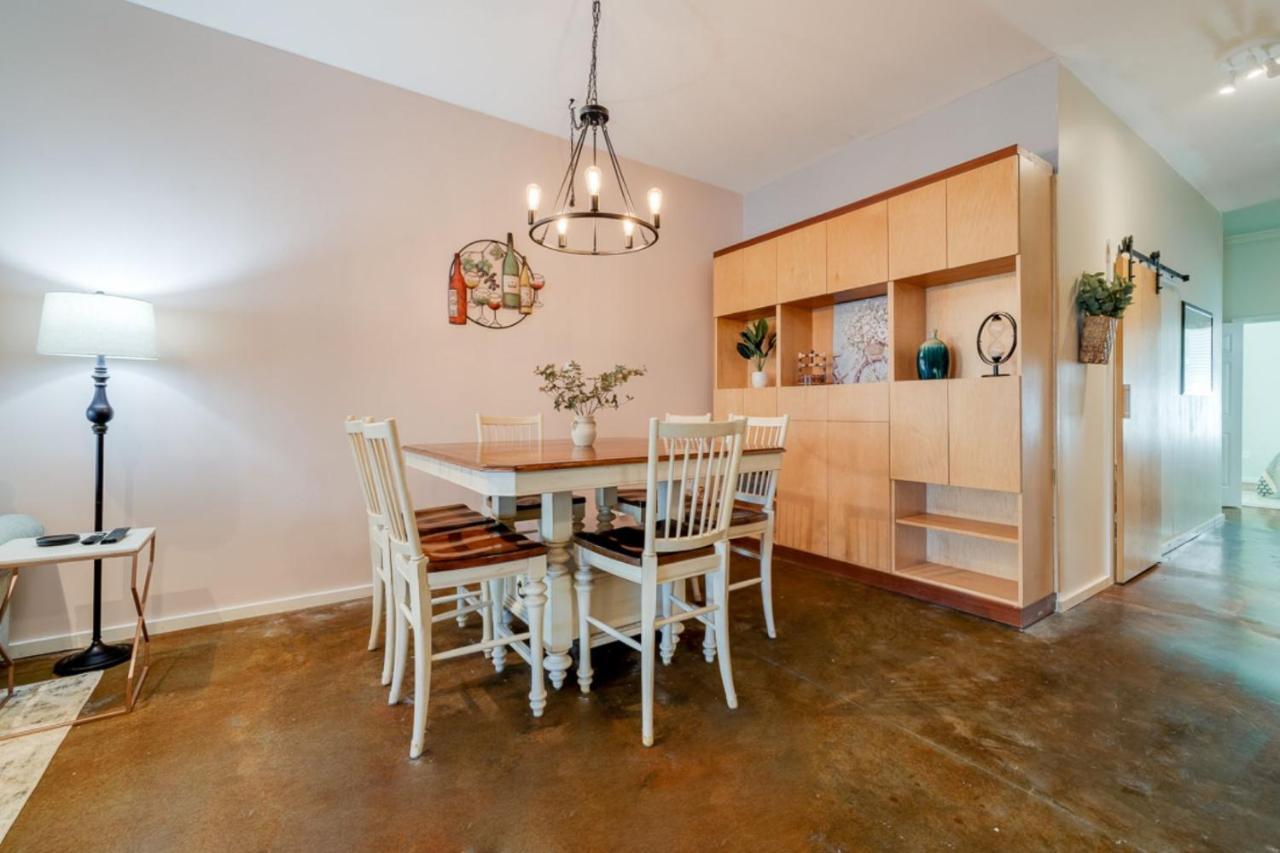 Southern Charmer-Historic District Downtown-Front Porch-Walk Score 90!!-Private Parking-1 Minute To Forsyth Park Savannah Exteriör bild